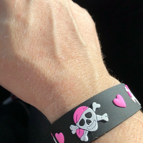 Bookmark Closet Here - Picture 16 of 16